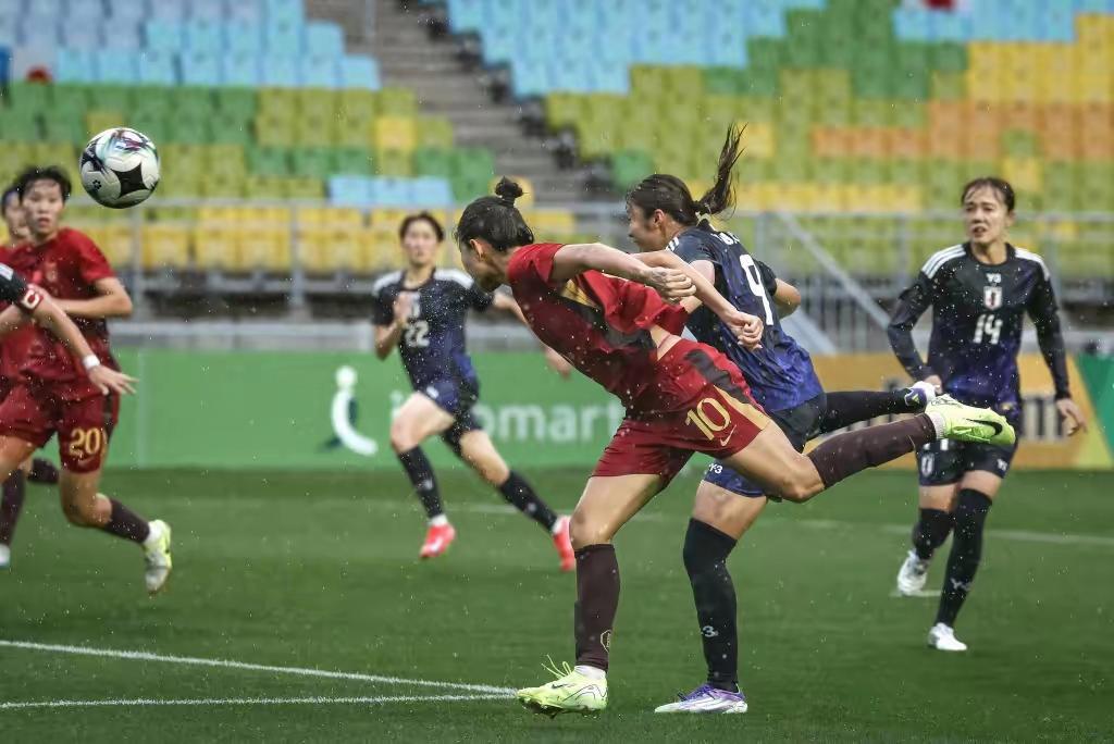 关于东亚杯-补时险失球中国女足雨战0-0日本队无缘冠军的信息