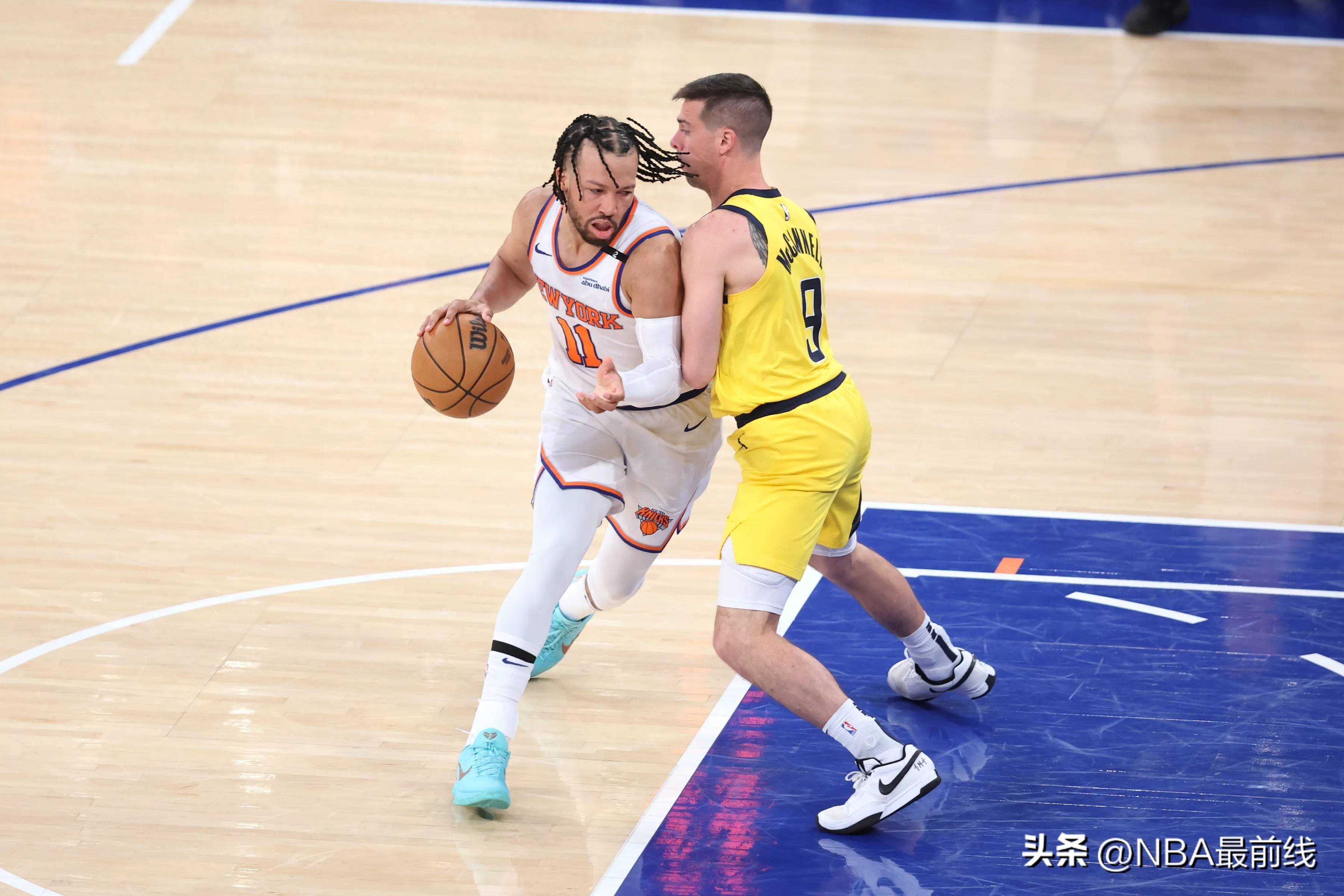 包含新一届NBA球员工会执委会成员：范弗利特领衔，布朗&唐斯在列的词条